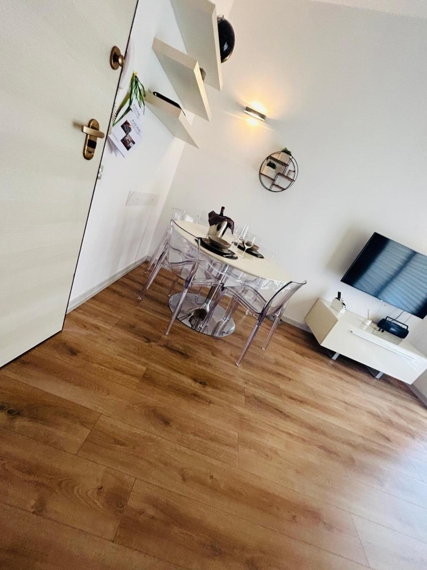 P. Home La Maddalena  Exteriör bild